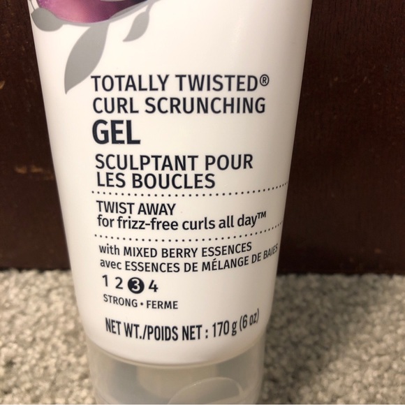 Herbal Essences Totally Twisted Curl Scrunching Gel, Mixed Berry Essentials, 6oz - Picture 2 of 7